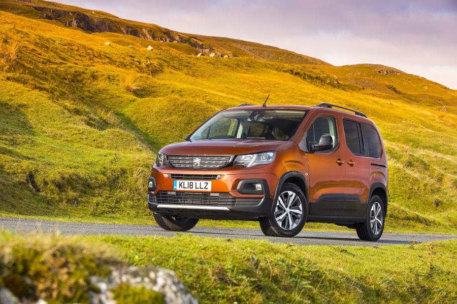  Peugeot Rifter GT Line 2018 года  (UK) (фото 18 из 23)